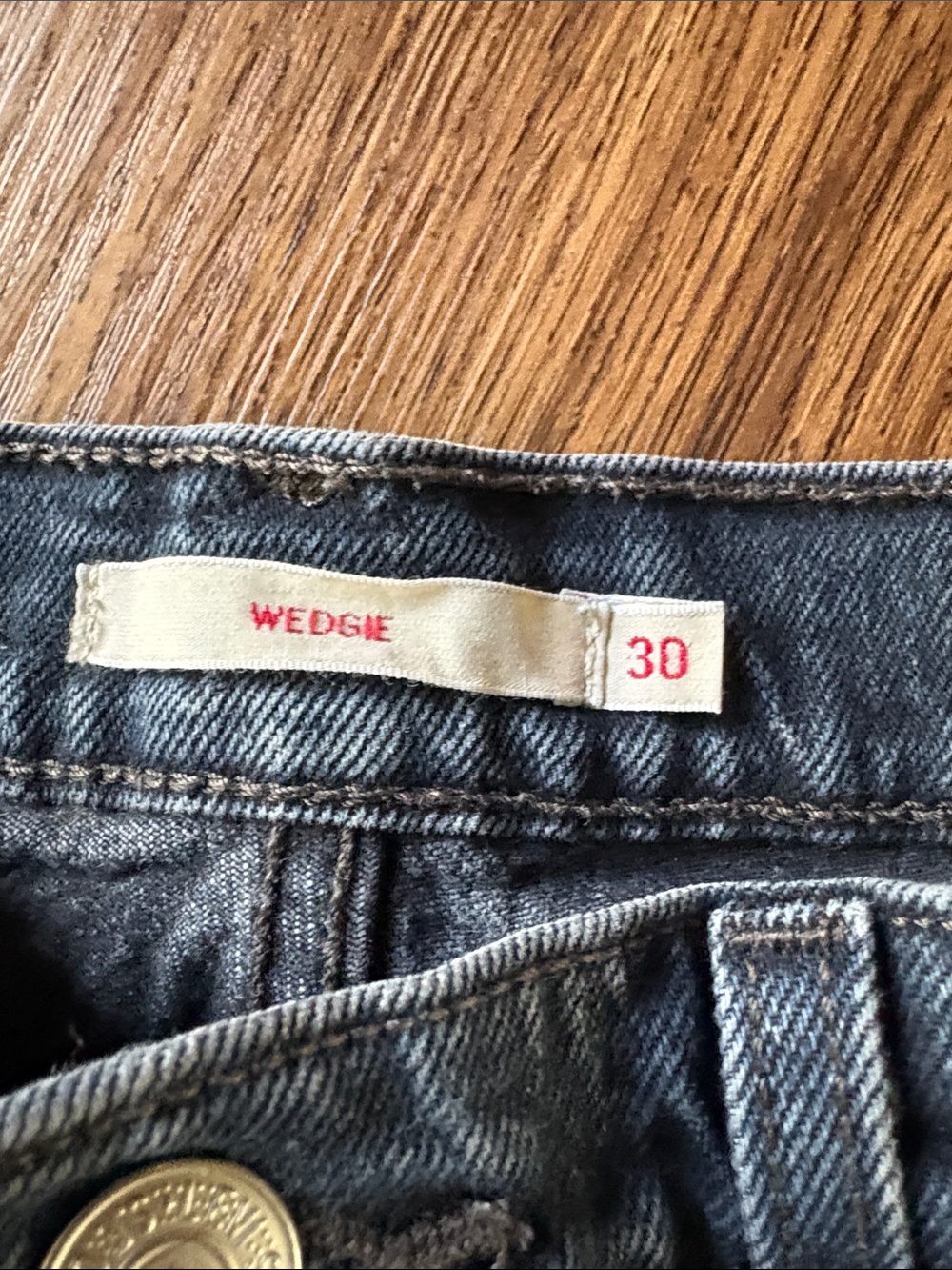 Levi’s Wedgie Upcycled Jorts 30” - Picture 4 of 5